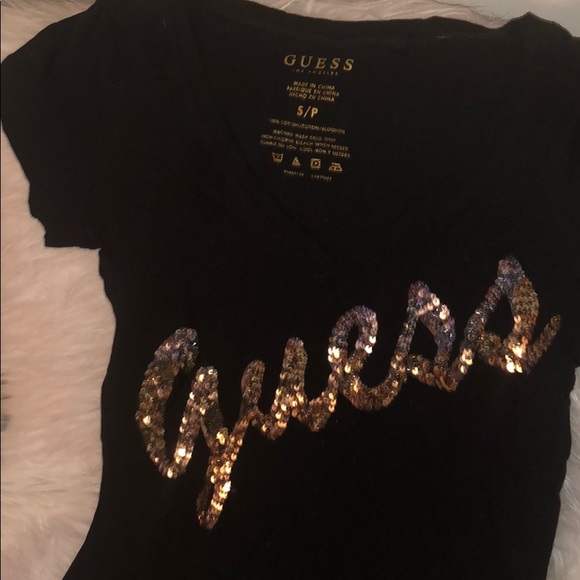 GUESS sequins t-shirt NEW - Picture 2 of 2